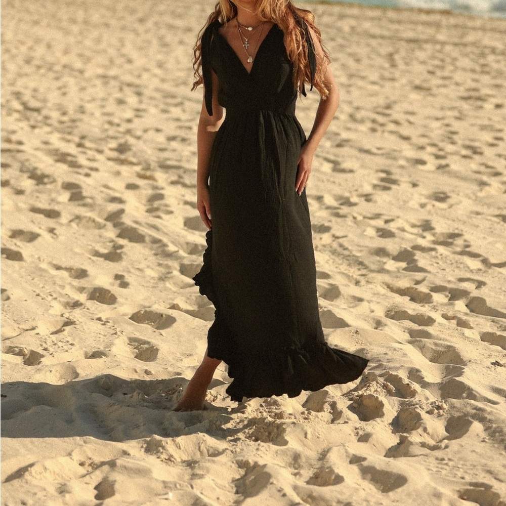 Ornelas by Xbaal Women’s Size / Medium Small Capri Black Tie Shoulder Maxi Dress